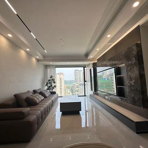 🌟🌟69.8万一口价，江月兰台正看江景的大三房，全屋定制家具，中央空调➕地暖，亏本甩了，楼层巴适，采光视野都好，随时看房，666427  63394