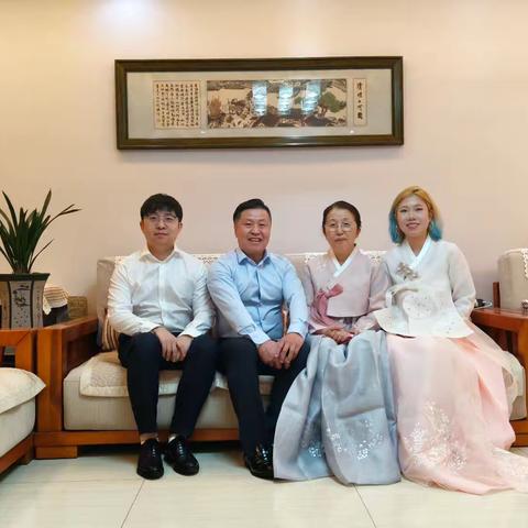 团聚时刻 ﻿传统服饰里的亲情记忆