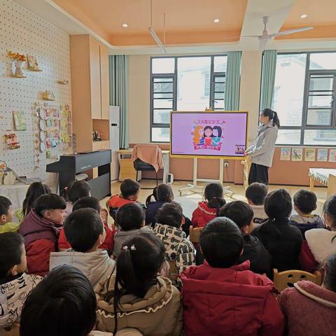 在最温暖的春天  说爱你——阳谷陂村幼儿园大班“三八妇女节”手工活动