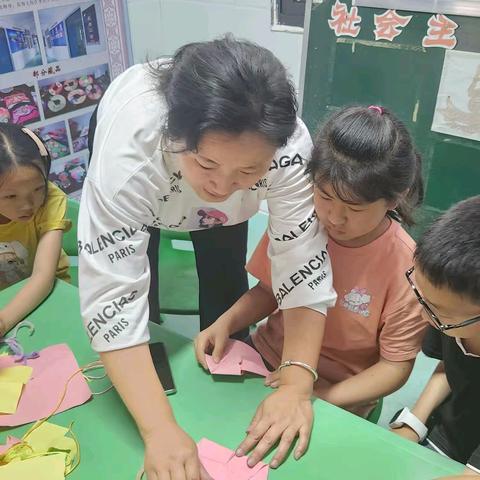 潘塘街李店小学活动课一角