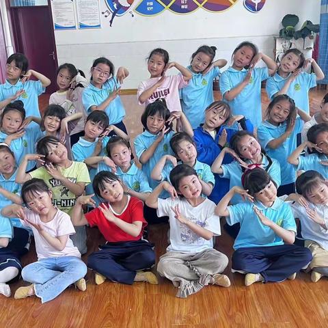 舞动青春，为爱起航———记息县第十一小学星禾梦之队舞蹈社团活动侧记