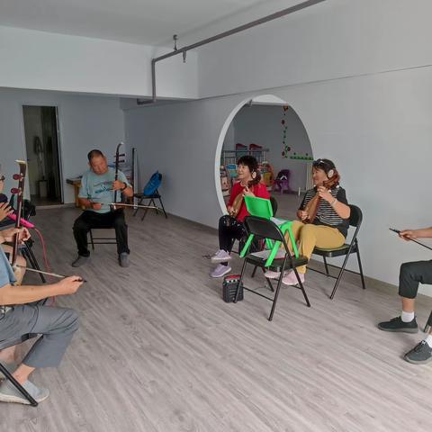 “星火先锋”在行动——西苑中路社区爱乐民乐团亮相，奏出“能人”幸福曲！