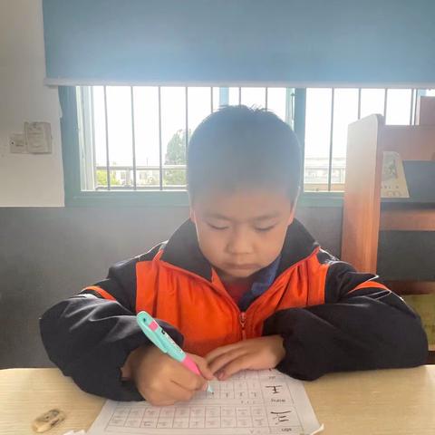 亚洲湖完全小学2024春季书法社团第一课