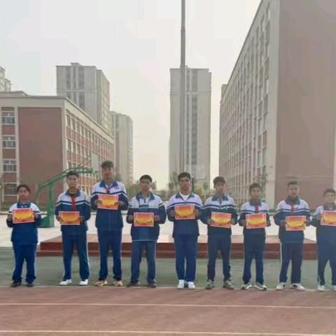 喀什市第二十一中学 ﻿拔河比赛圆满落幕