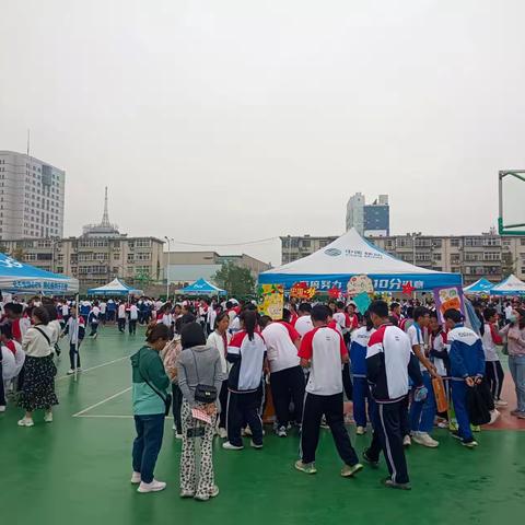 汇聚溪流成江海，凝聚童心融大爱 ——濮阳市油田第五中学七年级6班积极开展爱心义卖活动