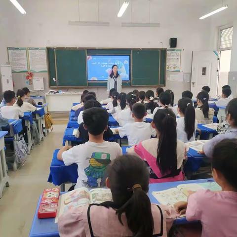 课堂展“英”姿  “语”生共成长——宁陵县实验中学新校区小学英语组高效课堂展示活动