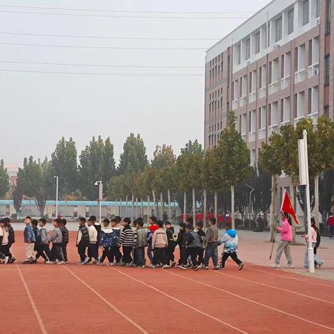 “我运动，我健康，我快乐”主题升旗仪式