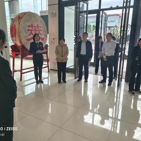 山东分行消保办陈华靖科长、王琳总莅临莱芜分行营业部营业室指导服务五星级网点创建工作