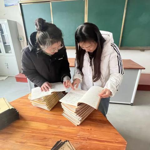 凝心聚力抓常规，务实笃行促成长——拳铺镇黄庄小学开展教学常规检查活动