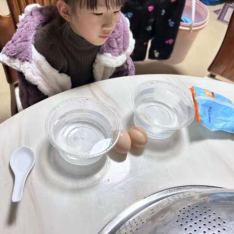 实验小学一（六）班  吴佳婍科学小实验——漂浮的鸡蛋