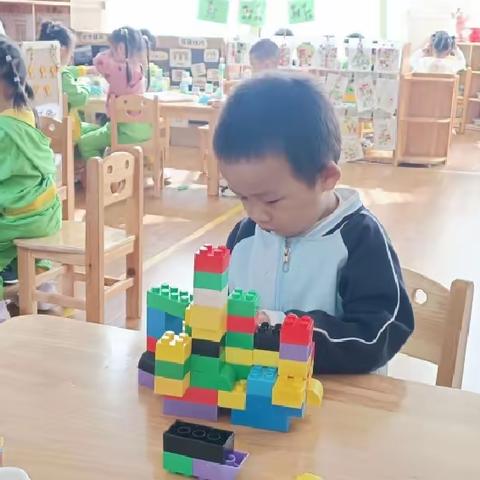 【艾乐幼儿园】小一班 幼儿园欢乐多—— 十二月精彩回顾