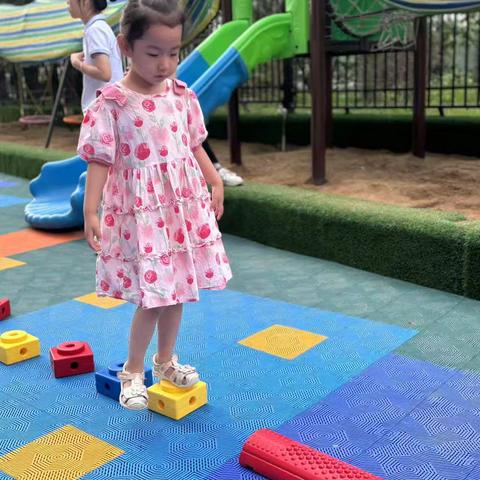 文开凤凰水城幼儿园竹语班一日总结（7月31日 星期四）