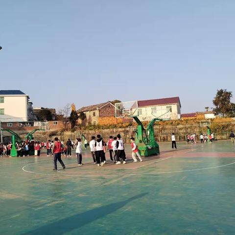 课题动态〔〕篮球友谊赛：青春与友谊的碰撞