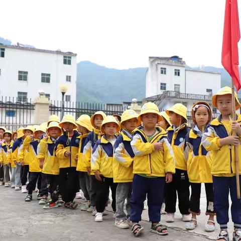 【九九重阳节，浓浓敬老情】--乐业县幼平乡幼儿园重阳节活动