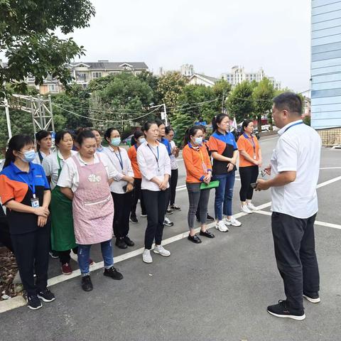 🔔为了深刻吸取近期国内外重大火灾事故教训，进一步加强全区商贸行业消防安全警示宣传工作，按照区消安委办印发《关于进一步加强全区消防安全警示宣传工作的通知》紫薇星店落实消防安全警示宣传工作。