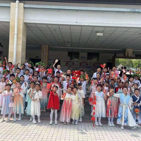 “读书不觉已春深，一寸光阴一寸金”——2024年世界读书日，北浦小学二（1）班诗歌朗诵精彩表演！