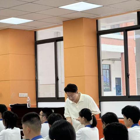以读为舟，以写为桨，向思维更深处漫溯 —— 湖南湘江新区中学英语青教会 “指向思维品质提升的初中英语读写结合教学策略研究” 主题研讨活动