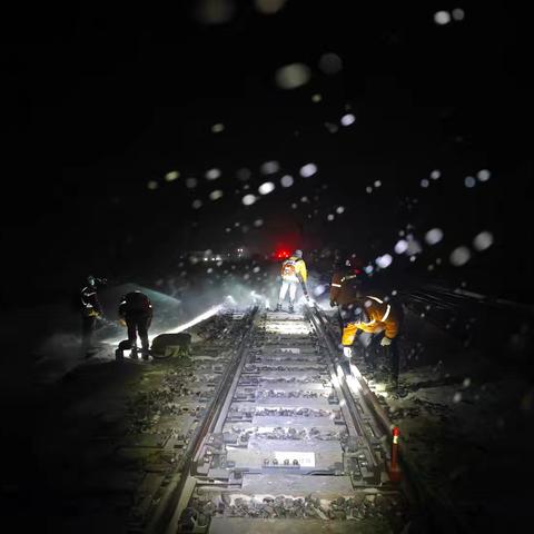 以安全为己任 做风雪中的“逆行者”