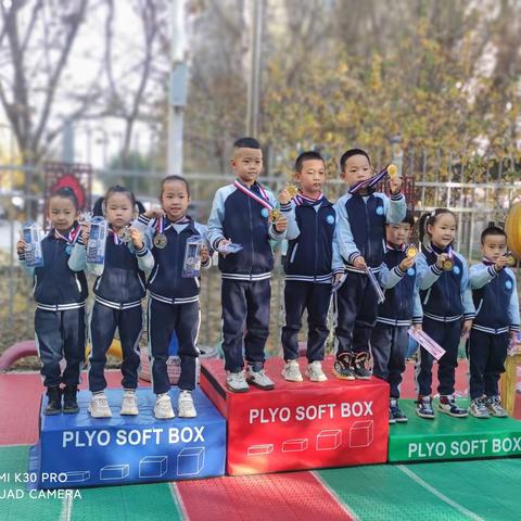 哈密市伊州区蓝天领先幼儿园 大四班（11月）第一周精彩回顾