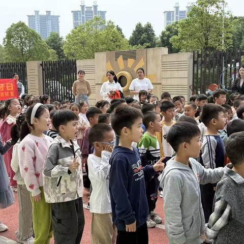 医生教你正确刷牙，守护口腔健康