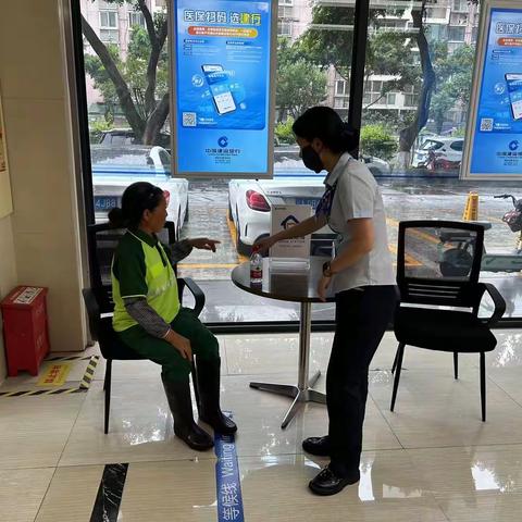 劳动者港湾-用温暖致敬劳动者