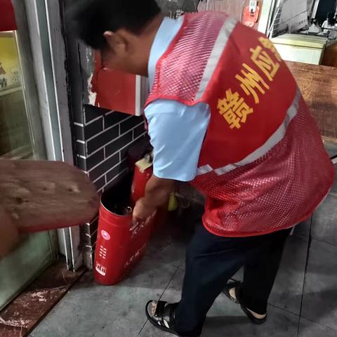 【银坑镇莲花社区文明实践站】开展消防安全隐患排查