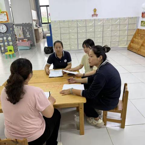 县规划课题研究课小三班社会活动《爱笑的宝宝》