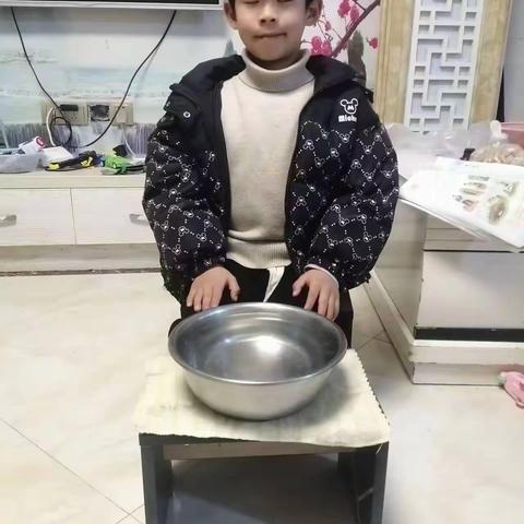 科学小实验《会跳舞的水》——实小一（2）王哲轩