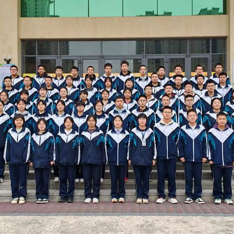 恰同学少年 展精英风范——临洮中学值周班级素质形象展示