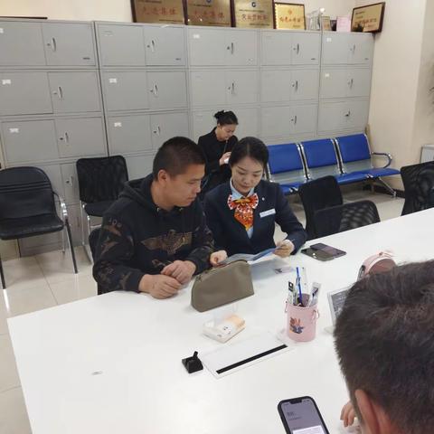 【区分行营业部龙泉街支行】春暖人心我们在行动