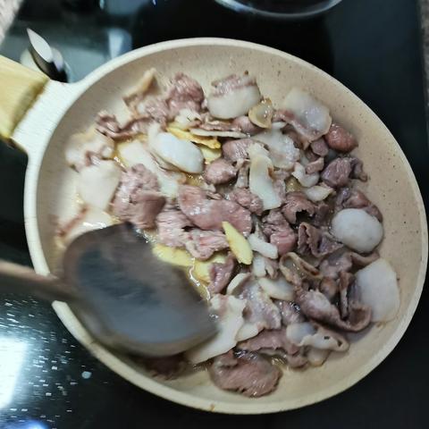 制作辣椒小炒肉--吴蕊彤