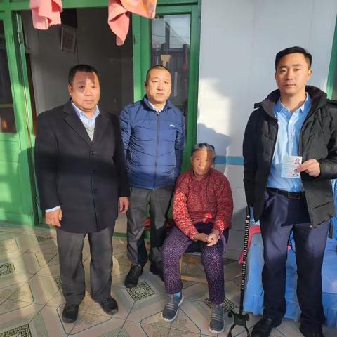 【温暖人心，农行相伴 —— 寒冬里的上门服务暖阳行动】