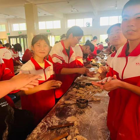 一起来包水饺啦