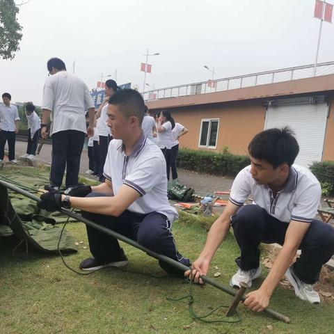 且抒凌云志，不负少年时——高三4国防教育纪实(3)