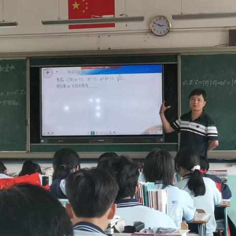 咬定教研不放松，立根原在基层中——连城骨干教师送培送教在三中