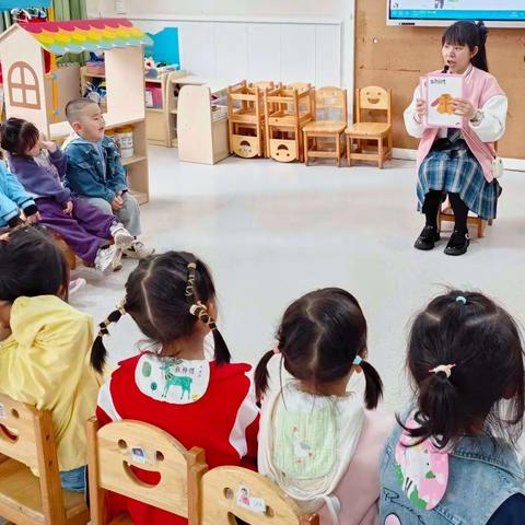 阳光森林幼儿园4月英语师幼互动瞬间