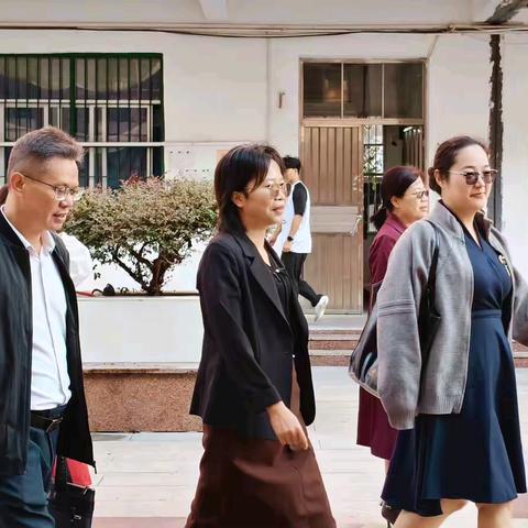 专家引领促提升 帮扶赋能启新篇 ——南宁市新民中学领导、教师莅临我校指导高考备考工作