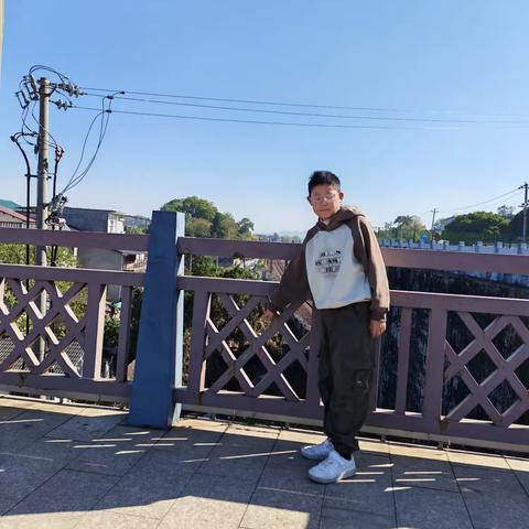 实践之寻找平行线、垂线、平行四边形与梯形