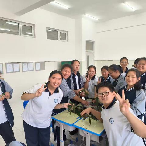 端午节包粽子喽