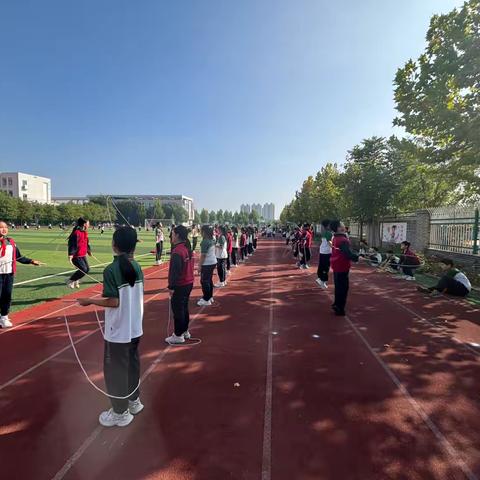 秋日跃动，活力飞扬——城西小学九月份体育课精彩瞬间