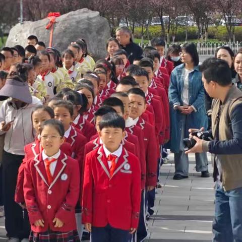 探秘地质宝藏，寻找科学力量 ——乌鲁木齐市第121小学地质博物馆奇妙之旅