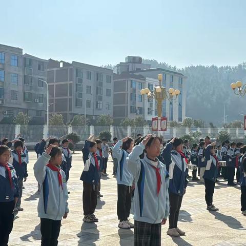红领巾爱祖国——石马小学2024年秋季一年级分批入队仪式