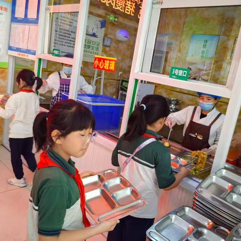 温馨午餐时光 —— 乐陵市城西小学