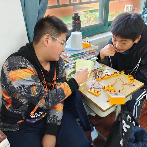 电压学习：在实验中解锁电学密码