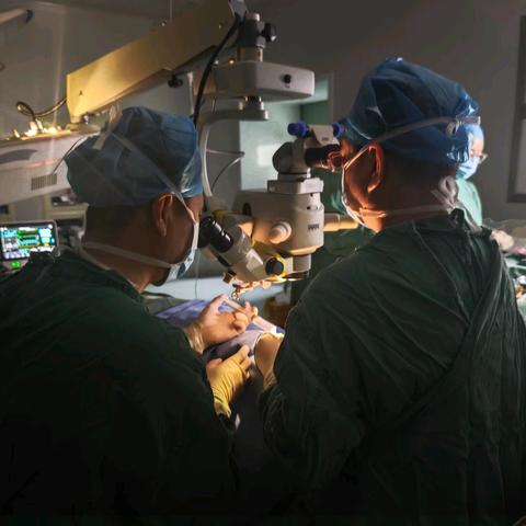 精准诊疗 守护'睛'彩视界 眼科胡悦东教授来院开展 ﻿多维度诊疗工作