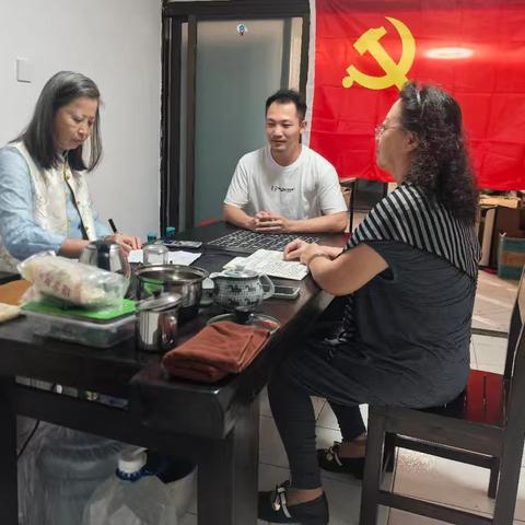 《党建引领暖流，爱心点亮椰城》 ---海秀东路龙泉爱心站 ​#公益#世界联合#爱心午餐#孤独老人.残疾人#社区志愿服务