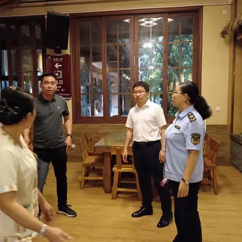 保亭县副县长杨涛带队前往槟榔谷以及响水镇中心学校开展“两个责任”督导工作