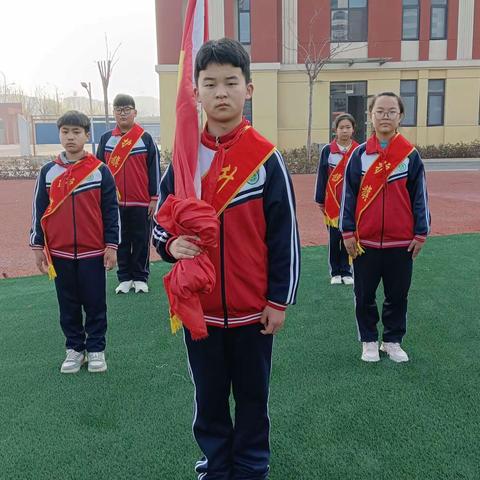 缅怀革命先烈   弘扬革命精神————濮阳县第二实验小学清明节主题升旗仪式