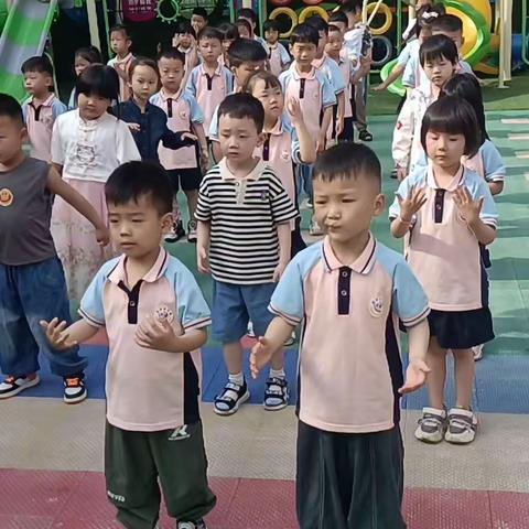 童馨幼儿园中一班小朋友元气满满🍀的一周