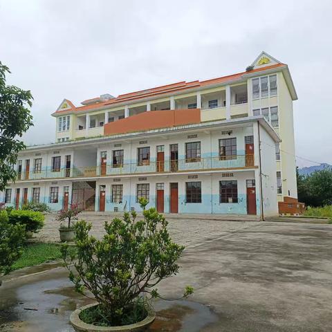 喜迎国庆——太平镇拱母小学国庆假期致家长一封信